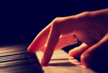 里夫斯45+7+7得分生涯新高 主场击败步行者.